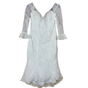 DAVID’S BRIDAL White Lace Wedding Dress Size 4